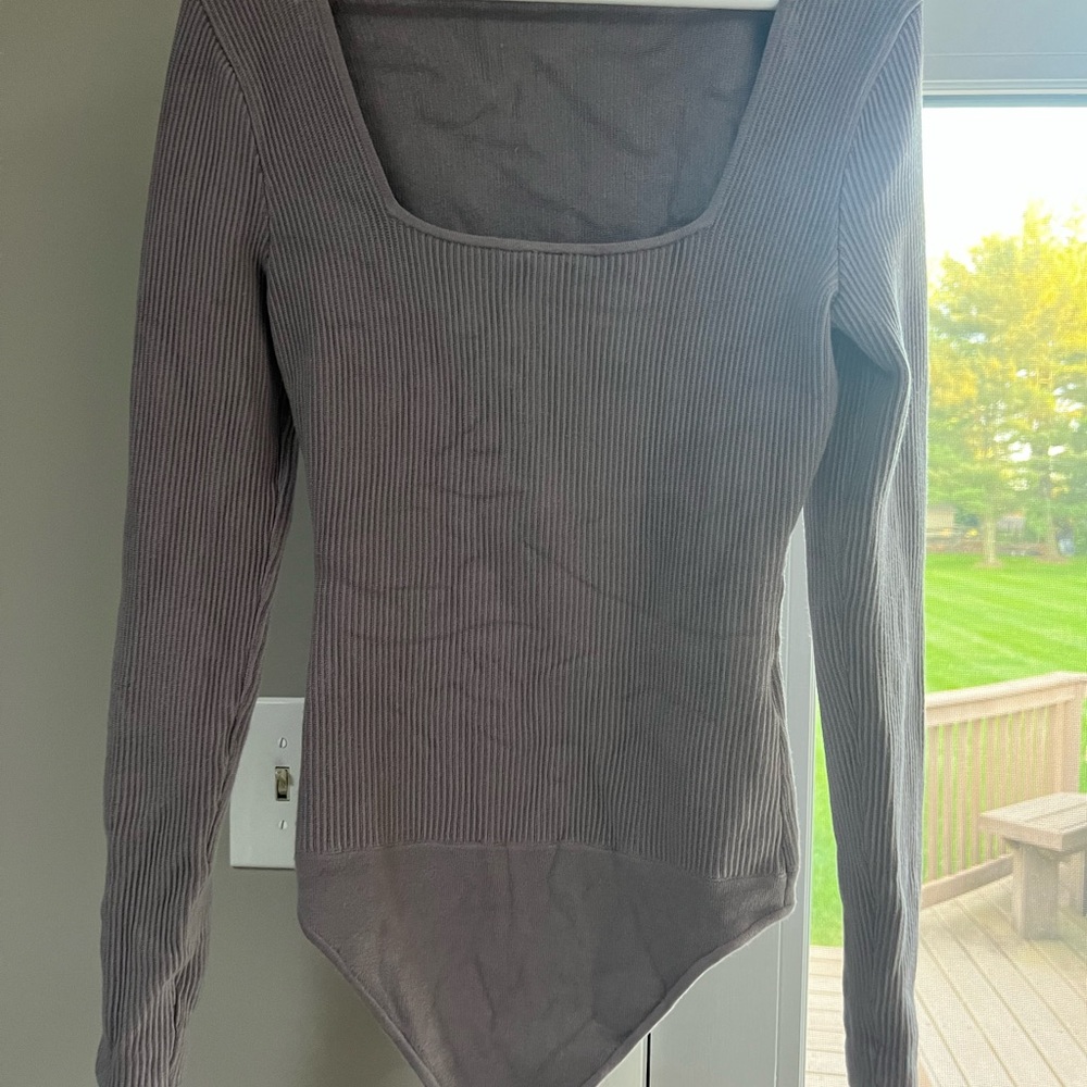 Abercrombie & Fitch Ribbed Knit Top in Taupe